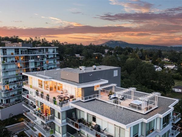 4009 Rainbow Hill Lane, Unit PH902, Saanich, BC V8X 0B3