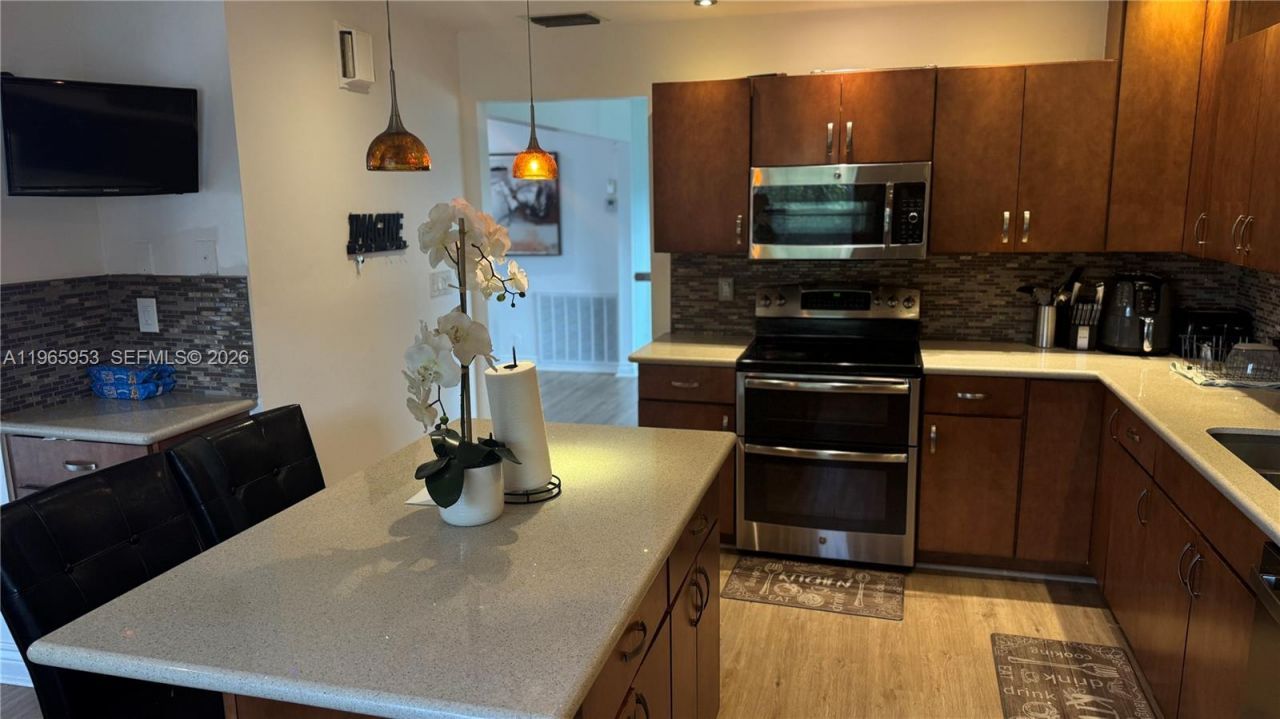 4905 Bayberry Ln , Tamarac, FL 33319 Photo