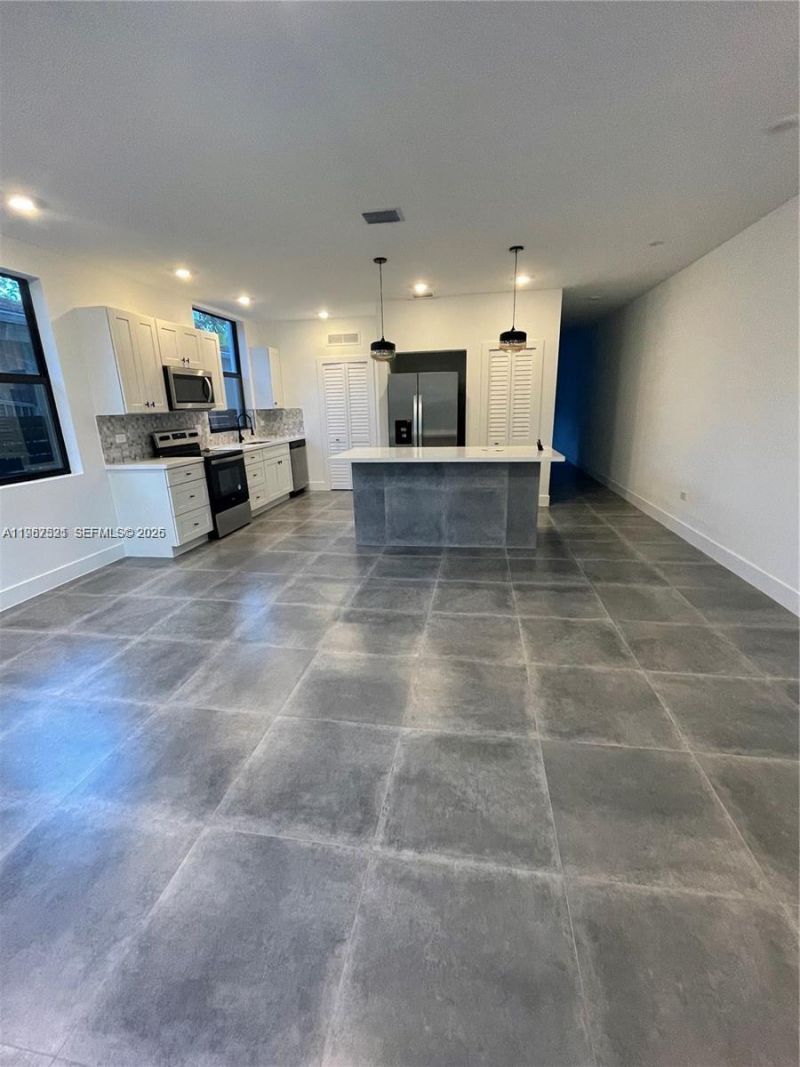 2737 SW 2nd St, Unit 1, Miami, FL 33135 Photo