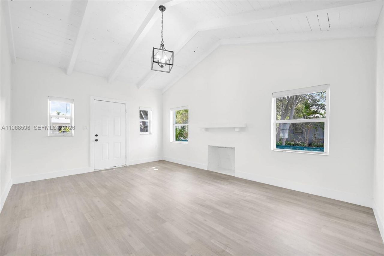 503 NW 47th St, Miami, FL 33127 Photo