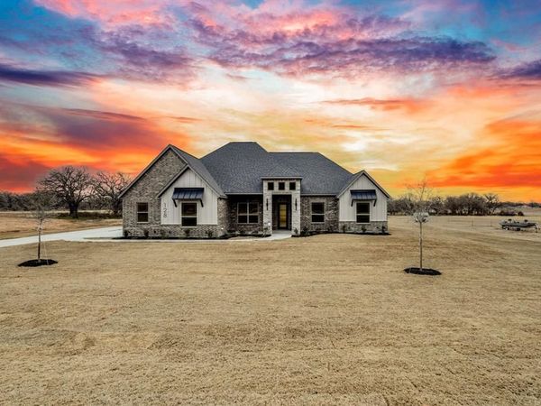 128 Prairie Winds Drive, Poolville, TX 76487