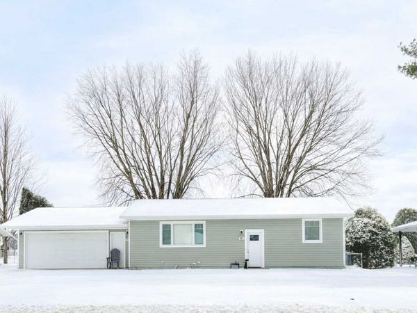 811 12th Street E, Wabasha, MN 55981