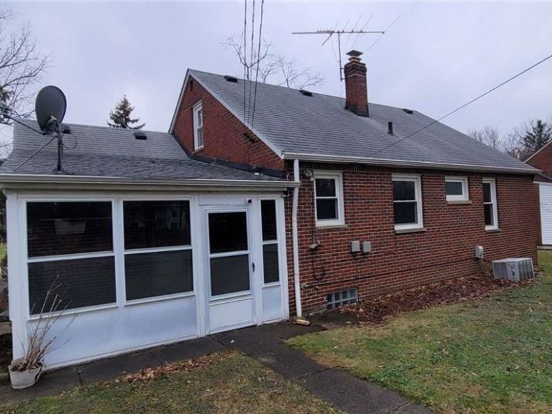 1807 Skyline Drive, Cleveland, OH 44143 Photo 3