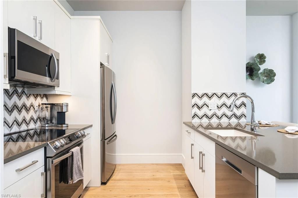 101 8th St S, Unit 306, Naples, FL 34102 Photo