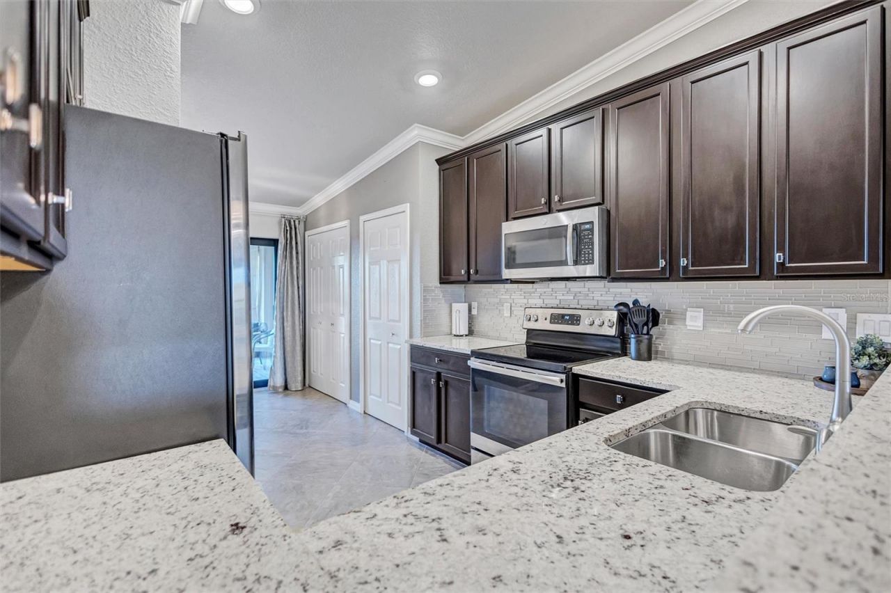 5548 Palmer Circle, Unit 205, Bradenton, FL 34211 Photo