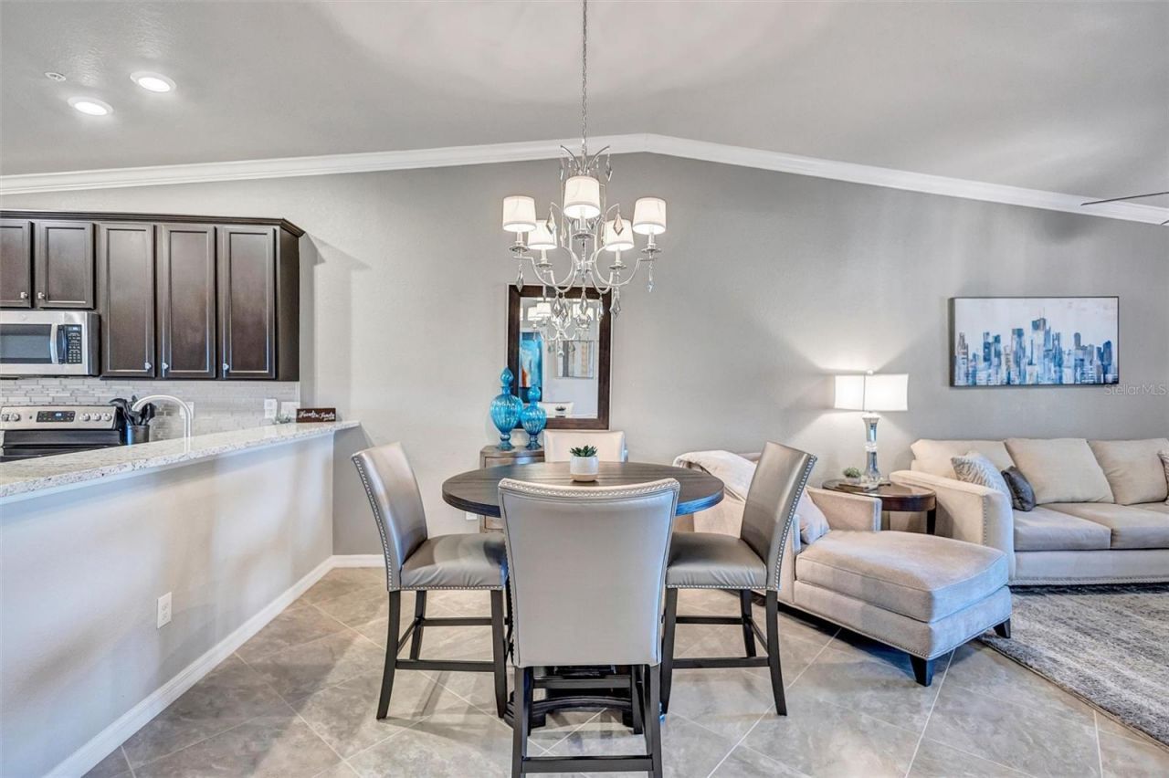 5548 Palmer Circle, Unit 205, Bradenton, FL 34211 Photo