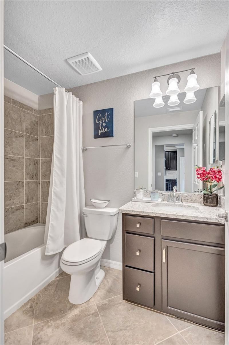 5548 Palmer Circle, Unit 205, Bradenton, FL 34211 Photo