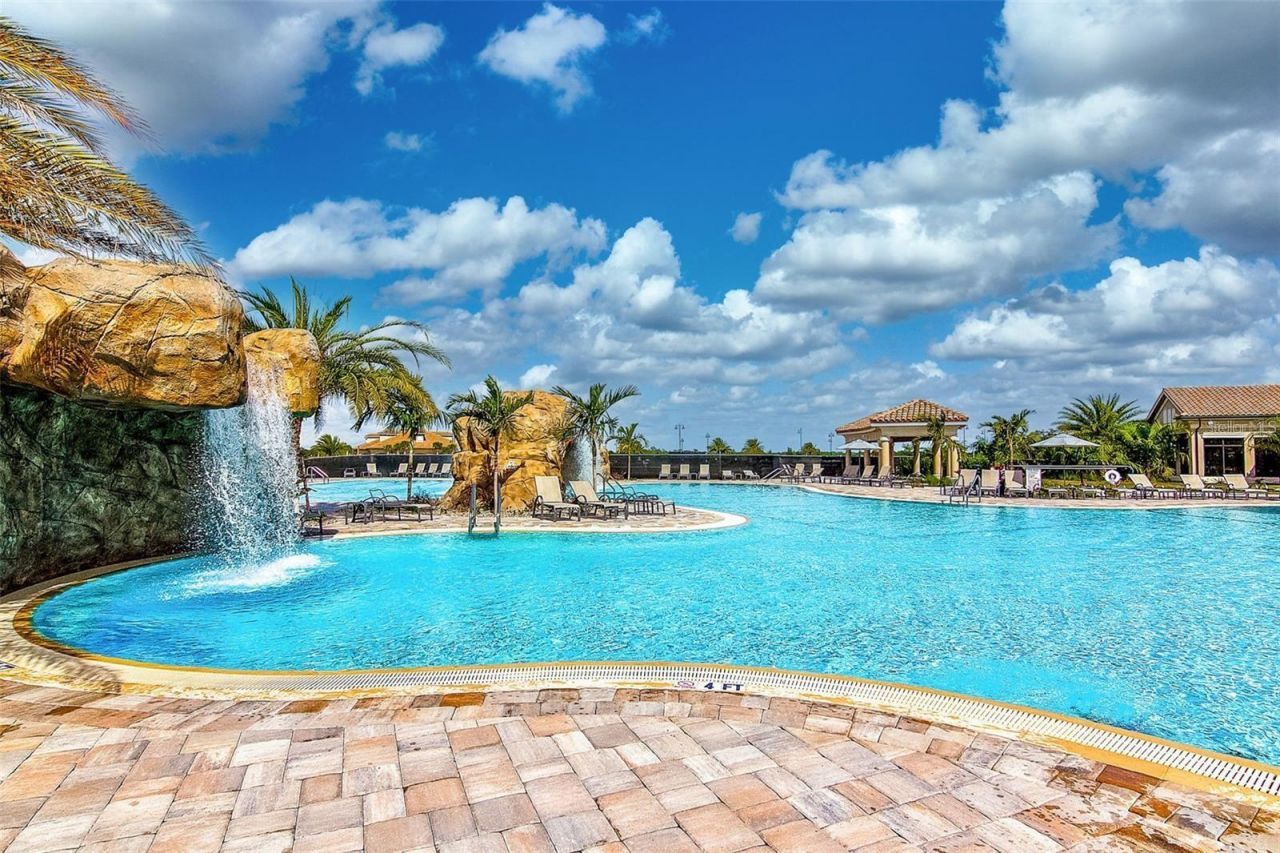 5548 Palmer Circle, Unit 205, Bradenton, FL 34211 Photo