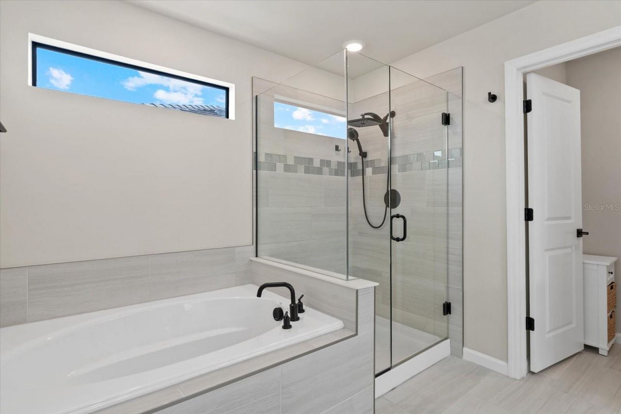 5876 Silverside Pine Court, Lakewood Ranch, FL 34211 Photo