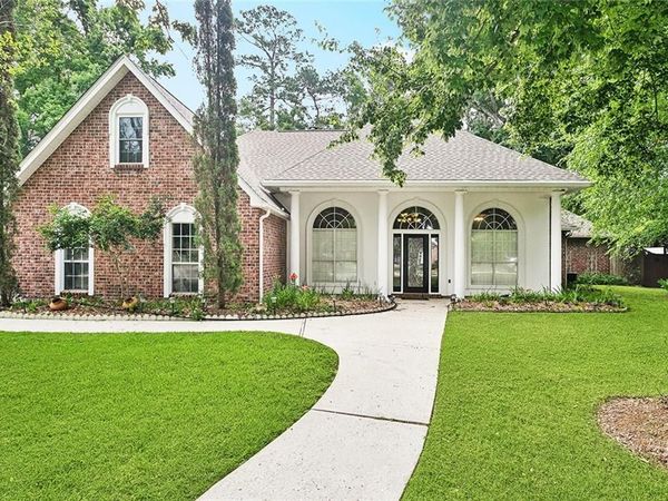 1306 WOODMERE Drive, Mandeville, LA 70471