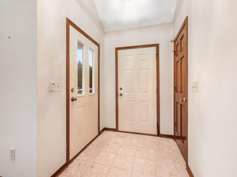 5935 Abbey Church Road, Dublin, OH 43017 Photo 3