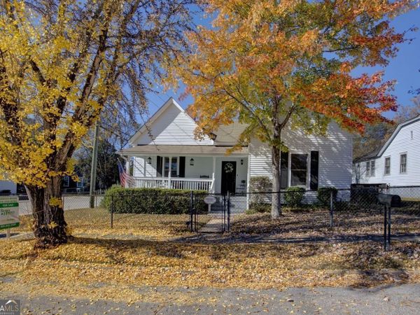 27 N Broad Street, Porterdale, GA 30014