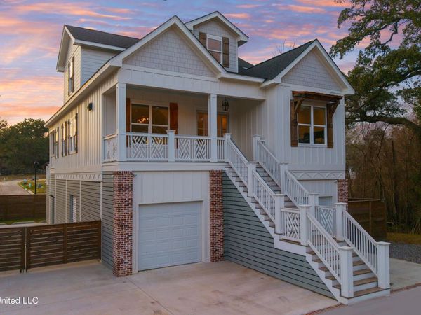419 Martin Avenue, Ocean Springs, MS 39564