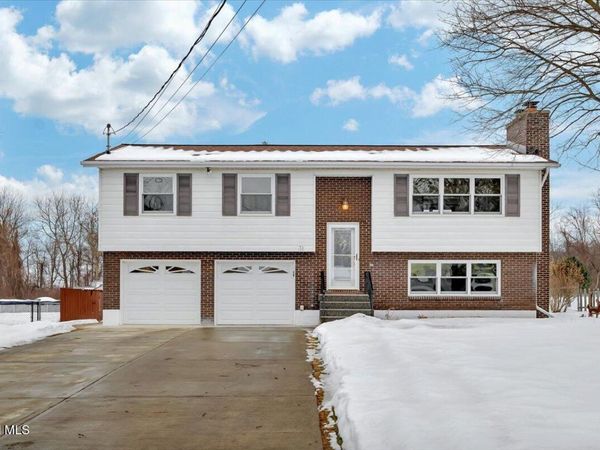 31 Tanners Lane, Rensselaer, NY 12144