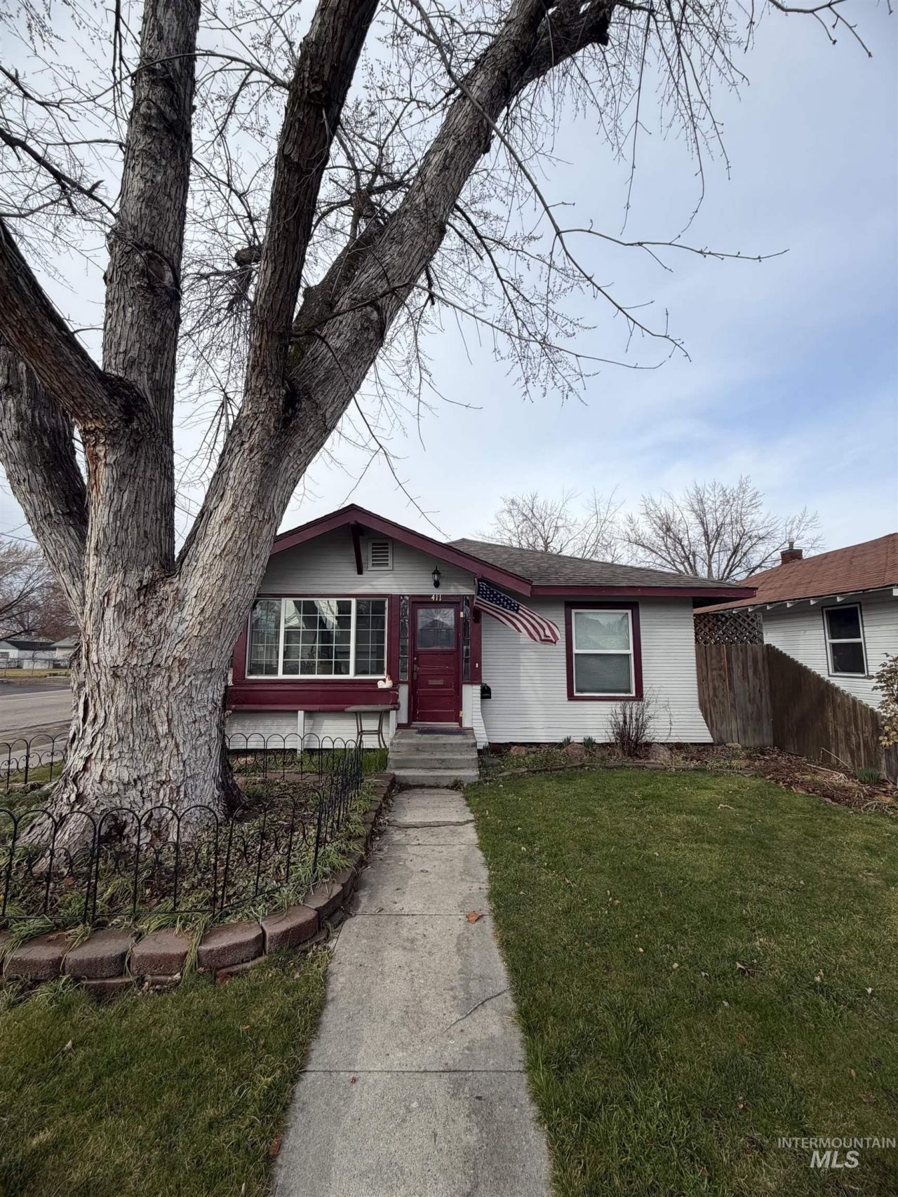 411 S Wardwell Ave, Emmett, ID 83617 Main Photo