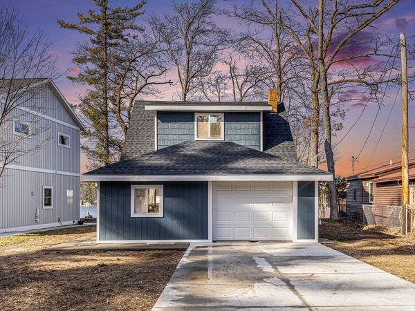 5557 Front Street, Newaygo, MI 49337