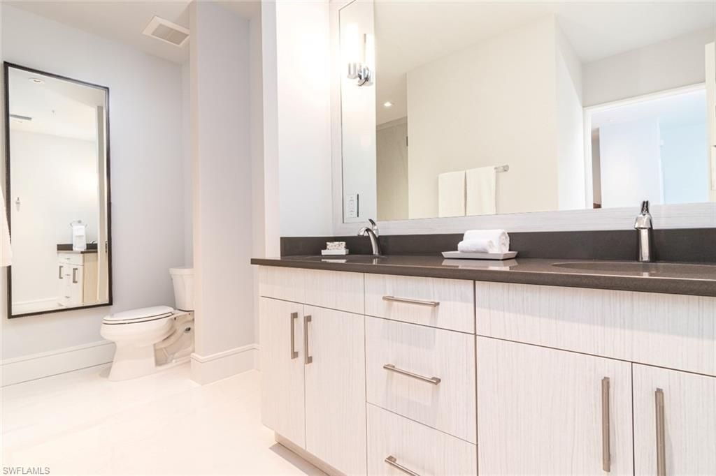 101 8th St S, Unit 305, Naples, FL 34102 Photo