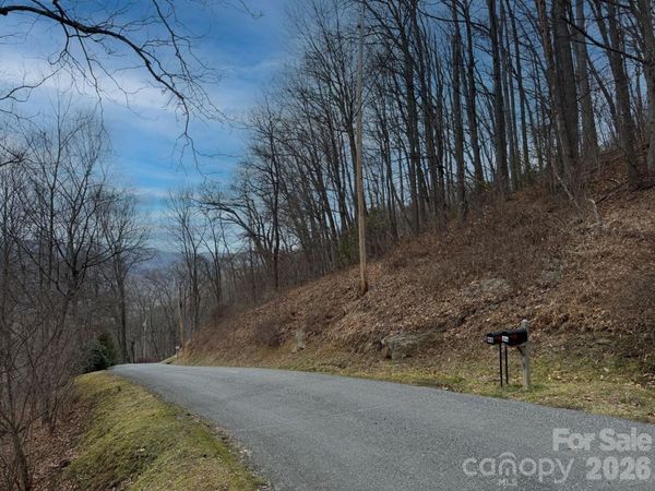1975 Utah Mountain Road, Waynesville, NC 28785