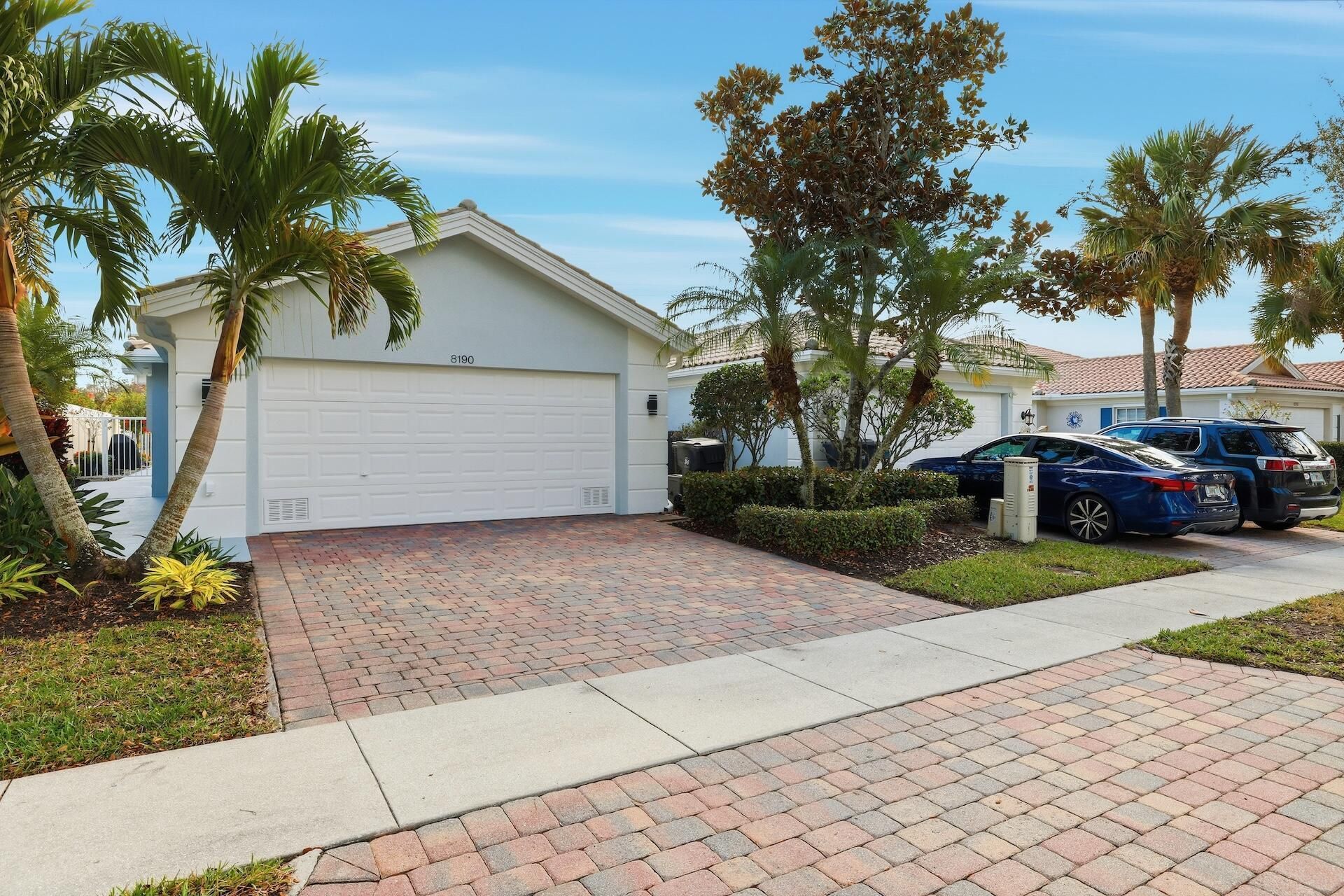 8190 Saint Johns Court, Wellington, FL 33414 Photo