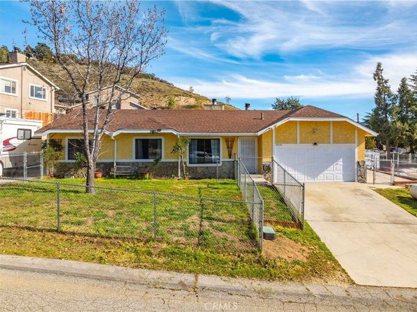43230 Lookabout Rd, Lake Hughes, CA 93532