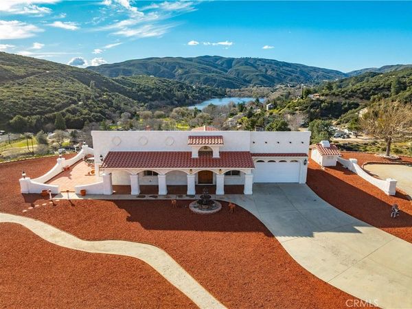 43738 Mountain View Rd, Lake Hughes, CA 93532