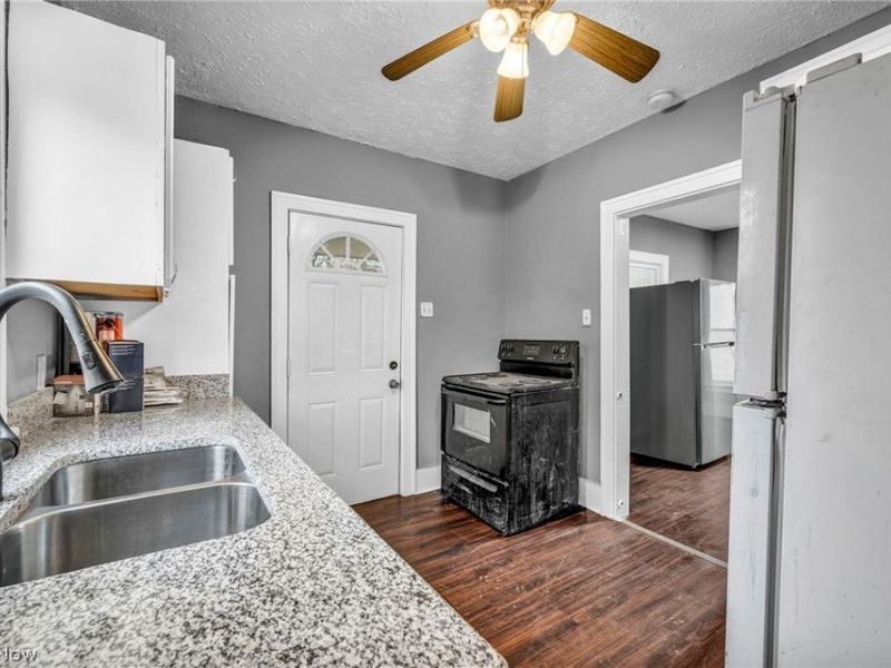 1829 E 33rd Street, Lorain, OH 44055 Photo 16