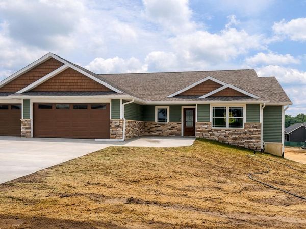 607 Charles Street, Delhi, IA 52223