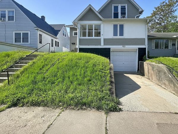 2748 11th Avenue C, Moline, IL 61265