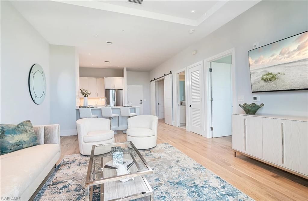 101 8th St S, Unit 304, Naples, FL 34102 Photo