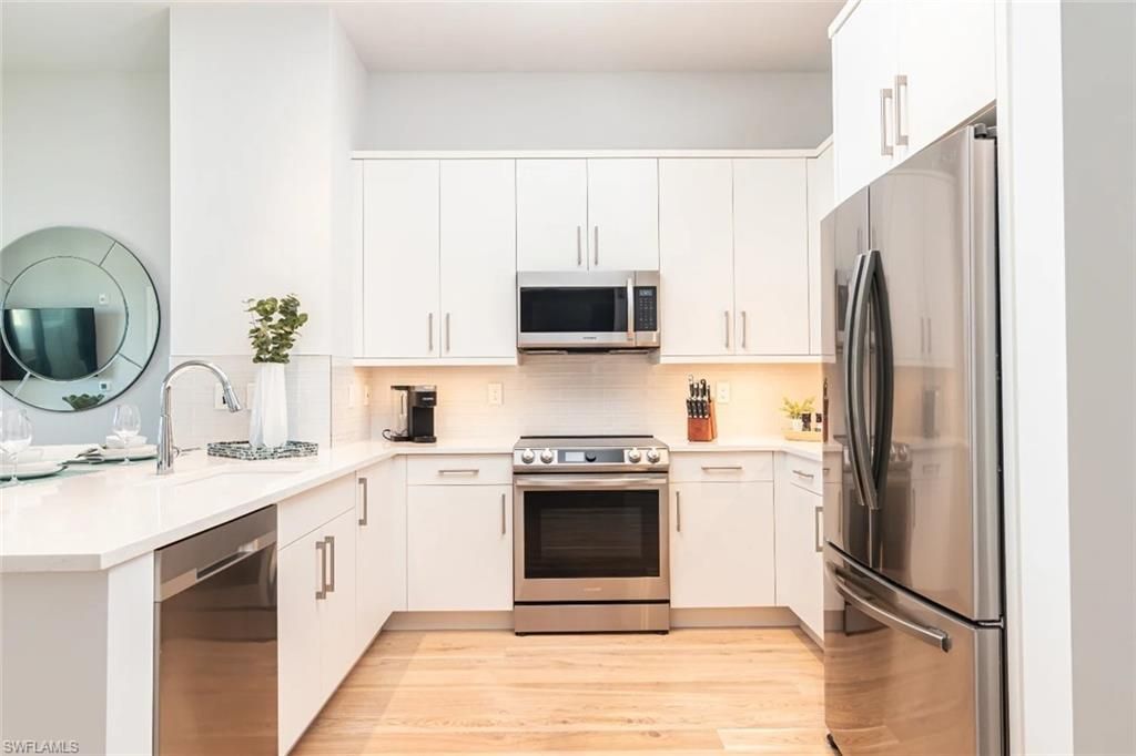 101 8th St S, Unit 304, Naples, FL 34102 Photo