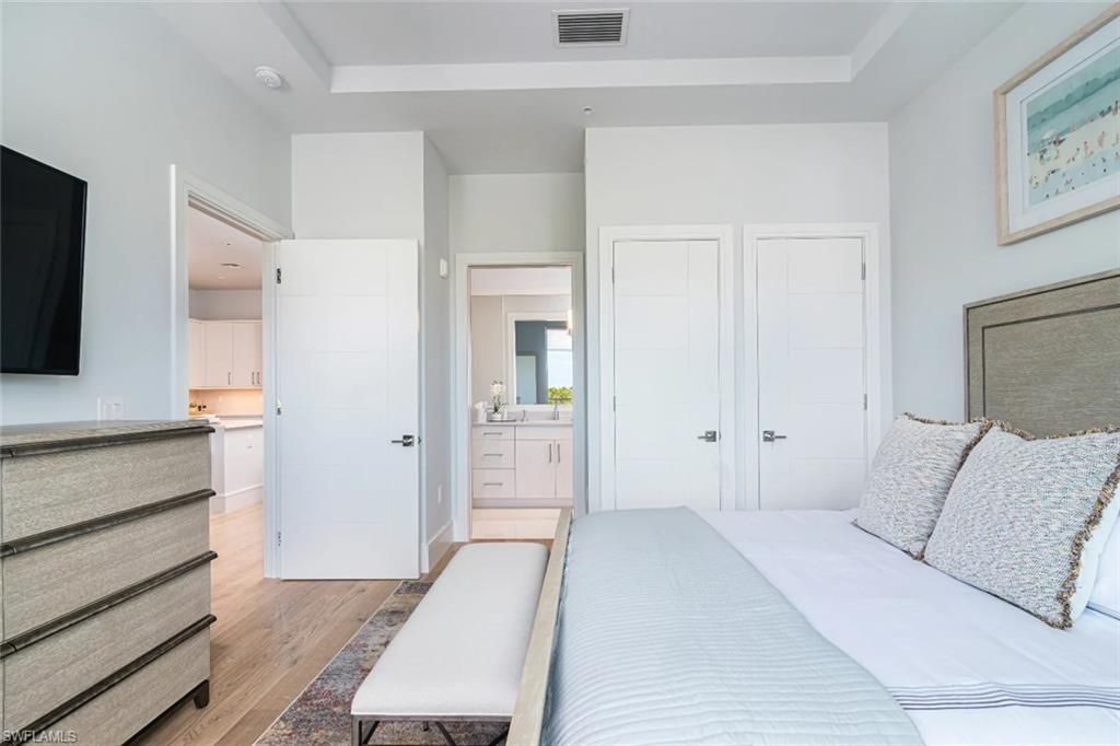 101 8th St S, Unit 304, Naples, FL 34102 Photo