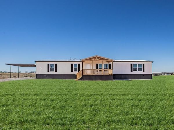 2013 Buffet Way, Poolville, TX 76487