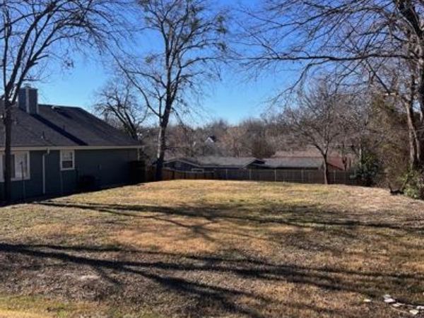 304 Mckinney Avenue, McKinney, TX 75069