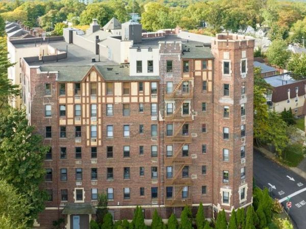 2 Spruce Street , Unit 1H, Great Neck, NY 11021