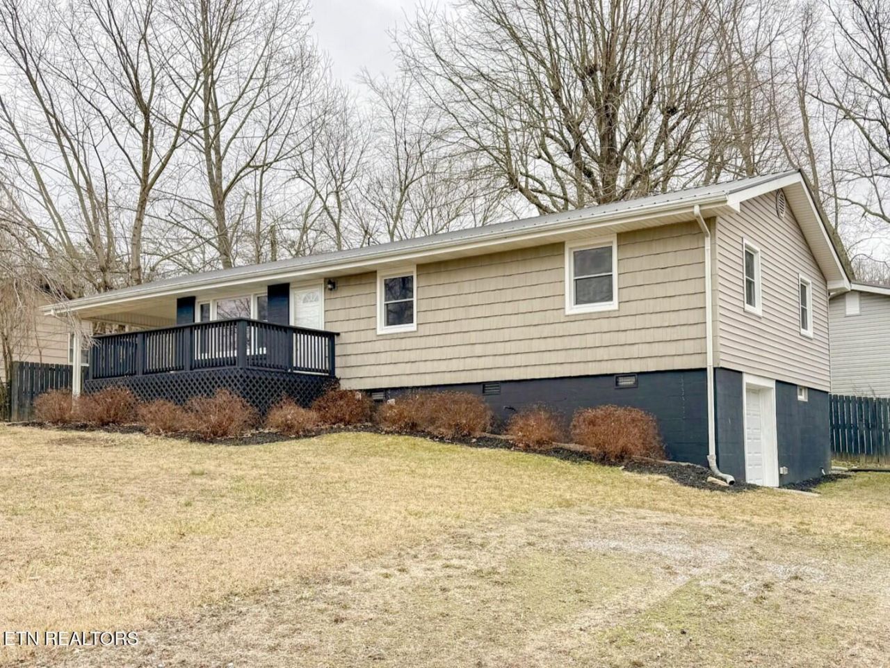 24 Diane St, Crossville, TN 38555 Main Photo