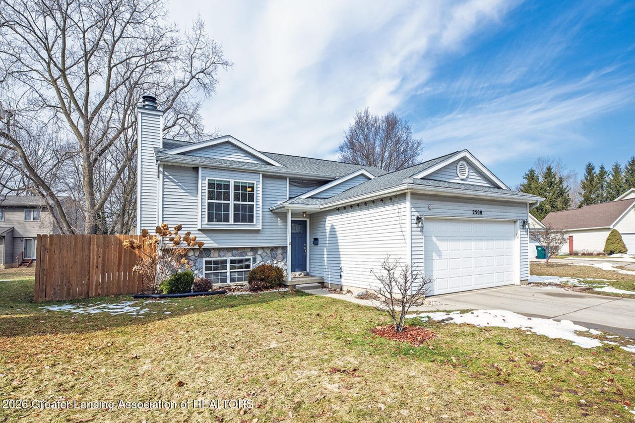 2500 Skye Road, Lansing, MI 48911 Main Photo