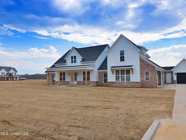 2401 Lauren Way, Hernando, MS 38632