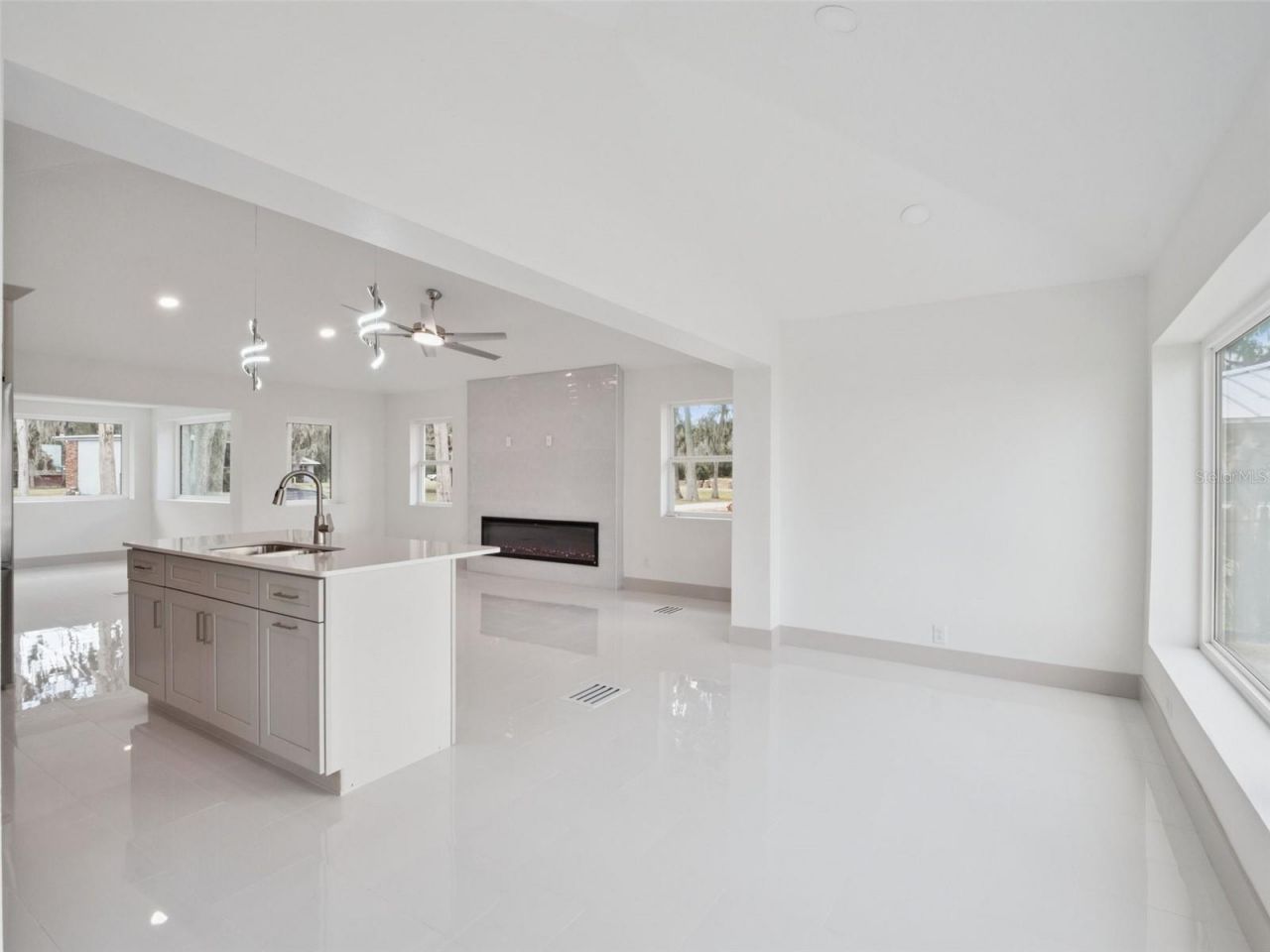 28055 Leuty Road, Okahumpka, FL 34762 Photo