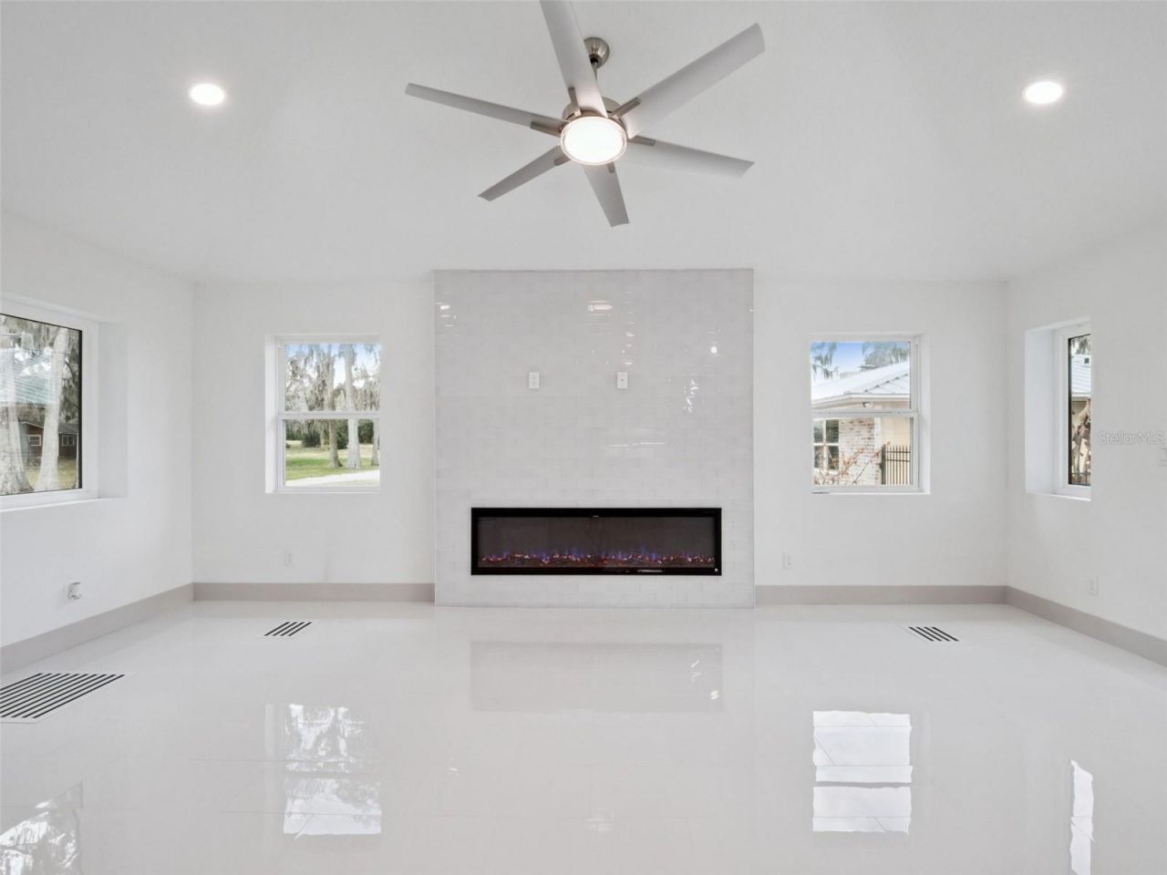 28055 Leuty Road, Okahumpka, FL 34762 Photo