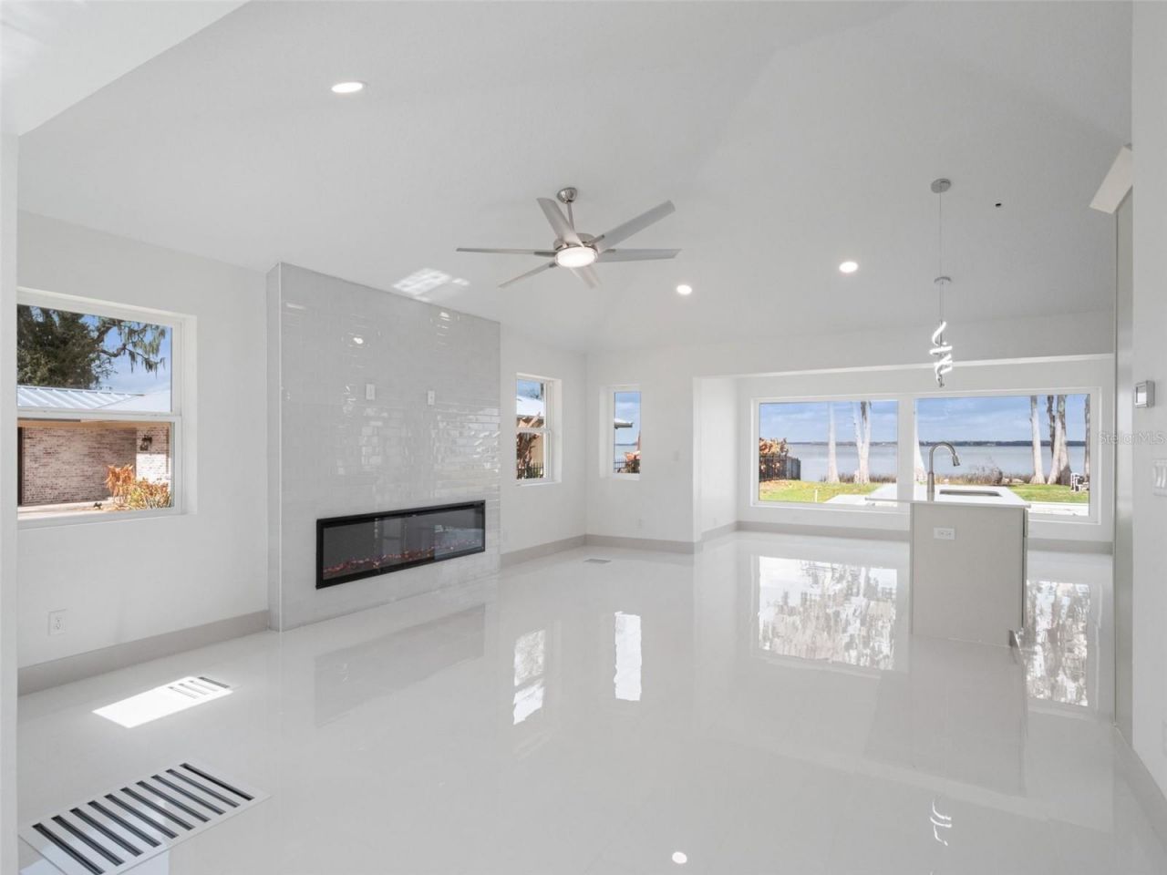 28055 Leuty Road, Okahumpka, FL 34762 Photo