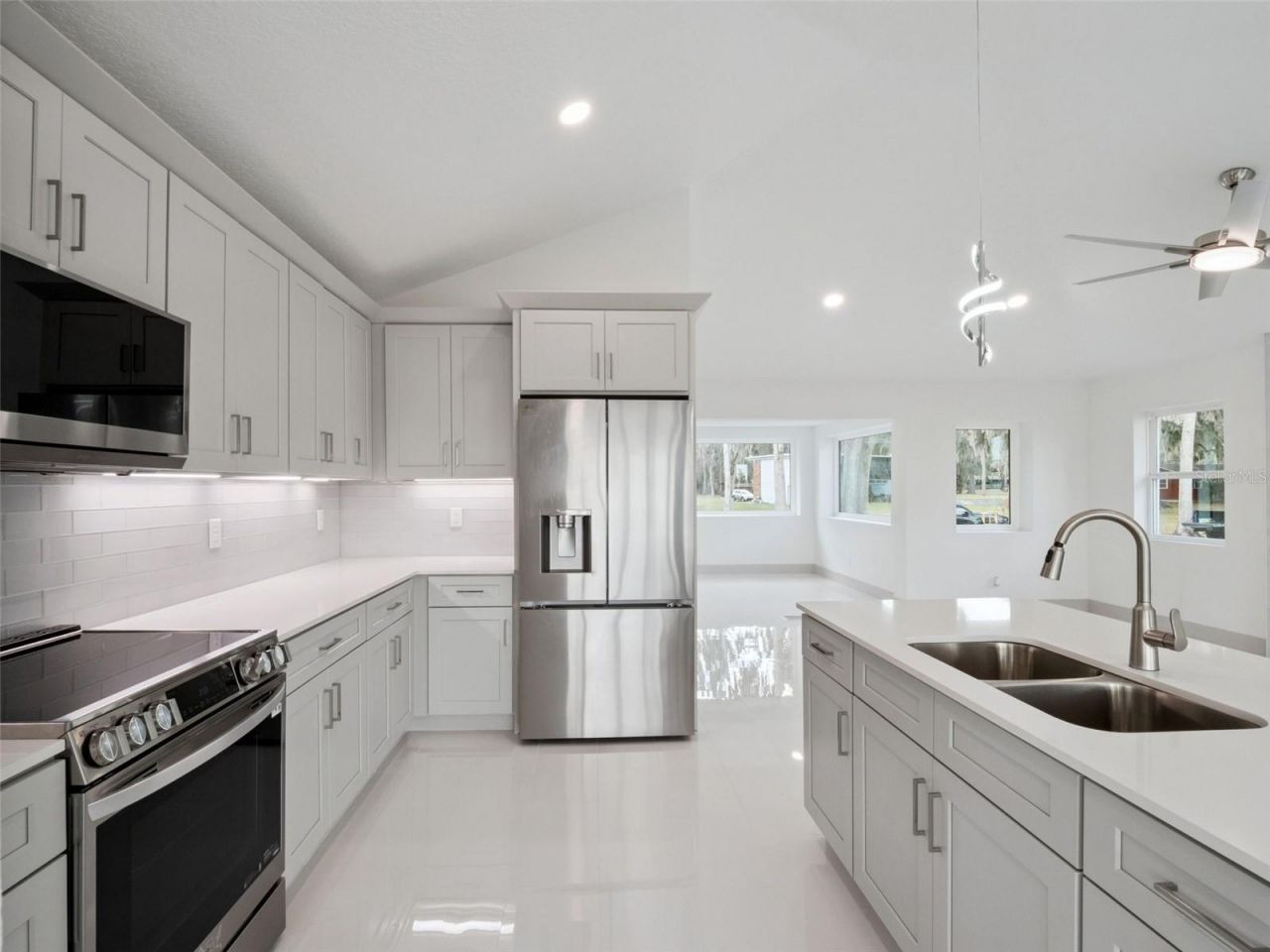 28055 Leuty Road, Okahumpka, FL 34762 Photo