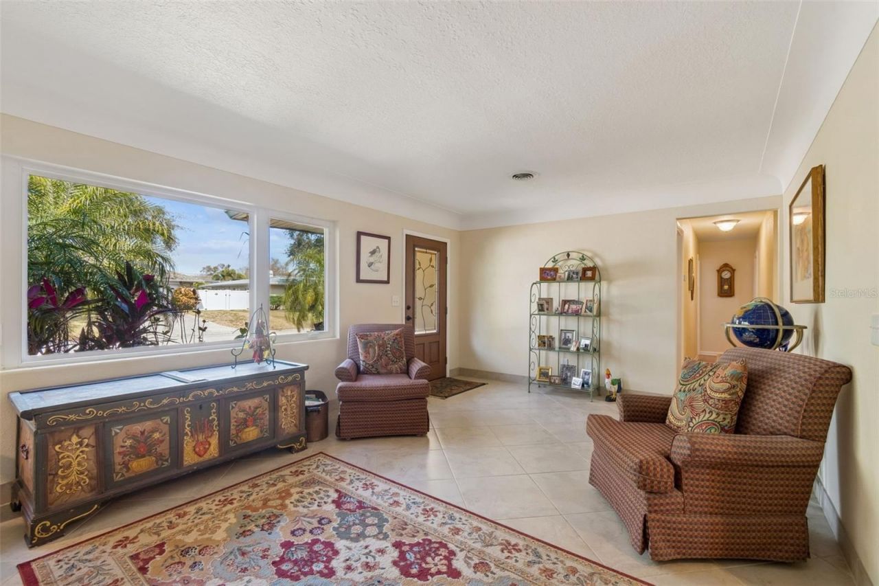 2268 Indian Avenue N, Belleair Bluffs, FL 33770 Photo