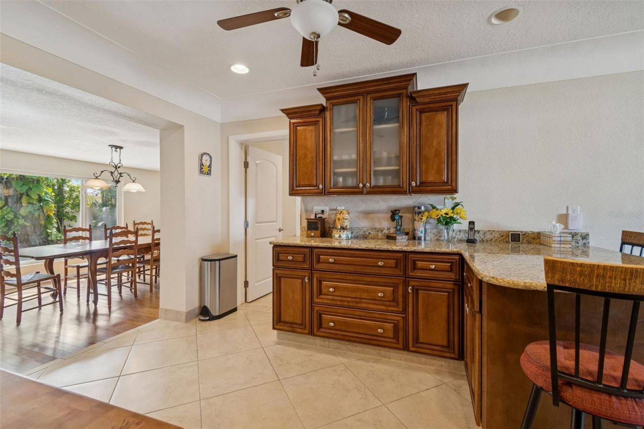 2268 Indian Avenue N, Belleair Bluffs, FL 33770 Photo