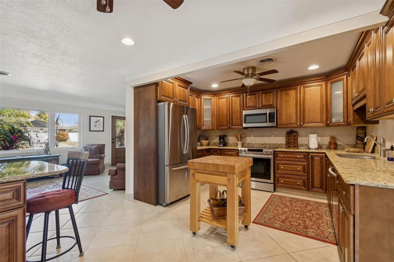 2268 Indian Avenue N, Belleair Bluffs, FL 33770 Photo