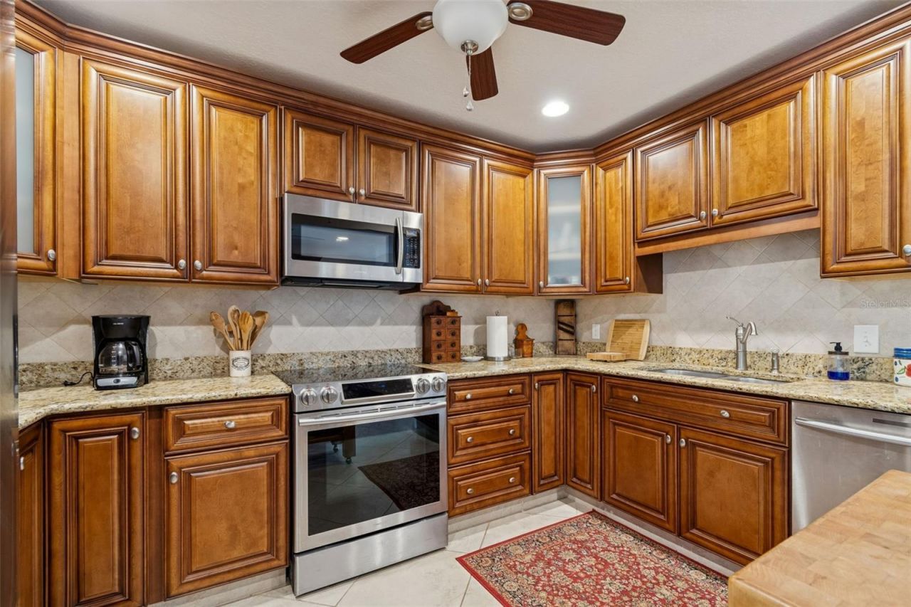 2268 Indian Avenue N, Belleair Bluffs, FL 33770 Photo