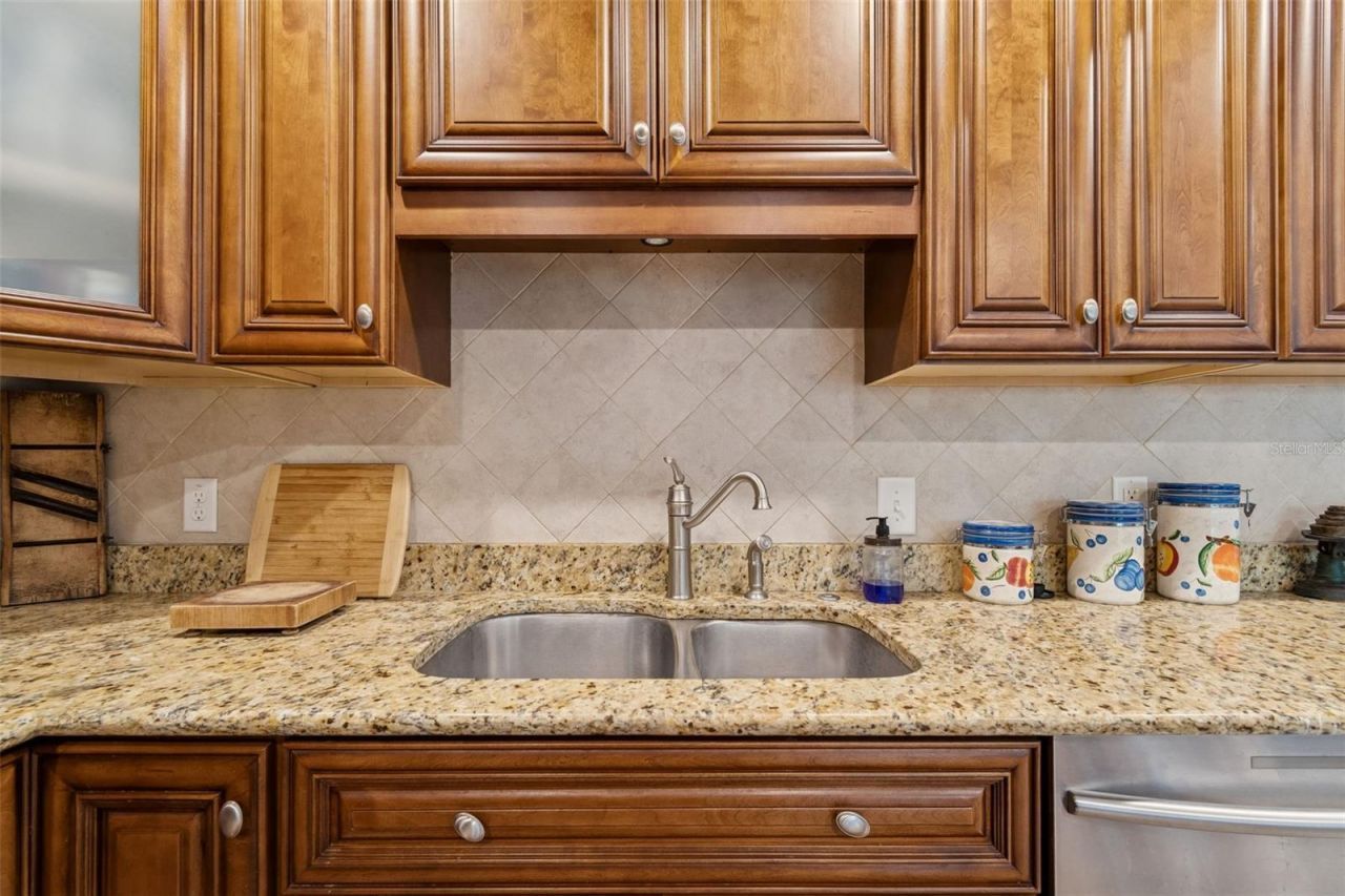 2268 Indian Avenue N, Belleair Bluffs, FL 33770 Photo