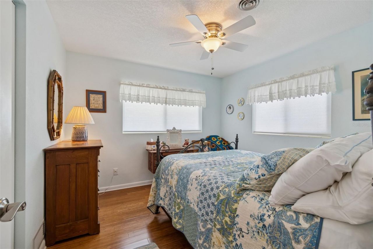 2268 Indian Avenue N, Belleair Bluffs, FL 33770 Photo