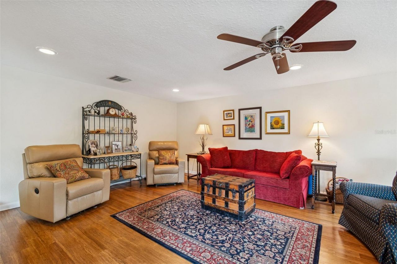 2268 Indian Avenue N, Belleair Bluffs, FL 33770 Photo