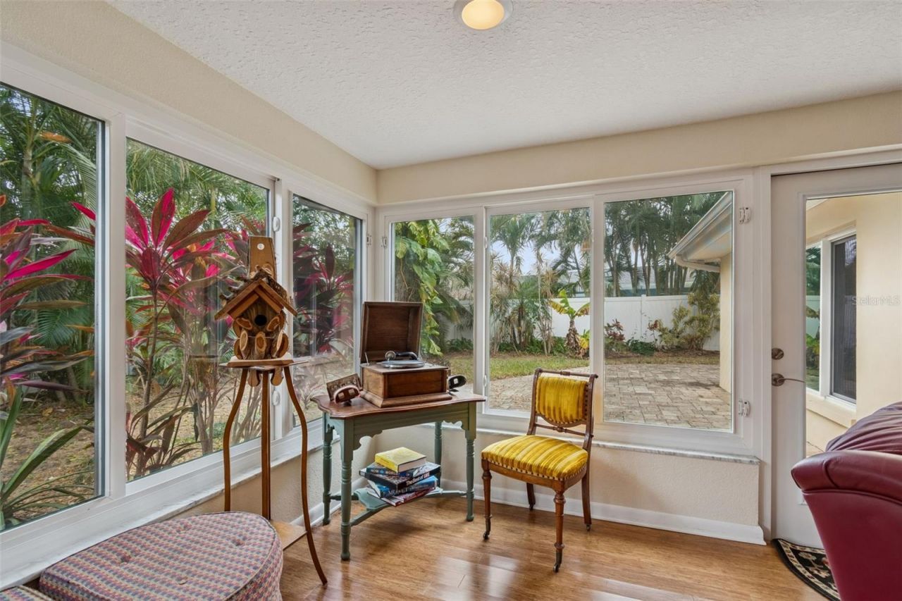 2268 Indian Avenue N, Belleair Bluffs, FL 33770 Photo