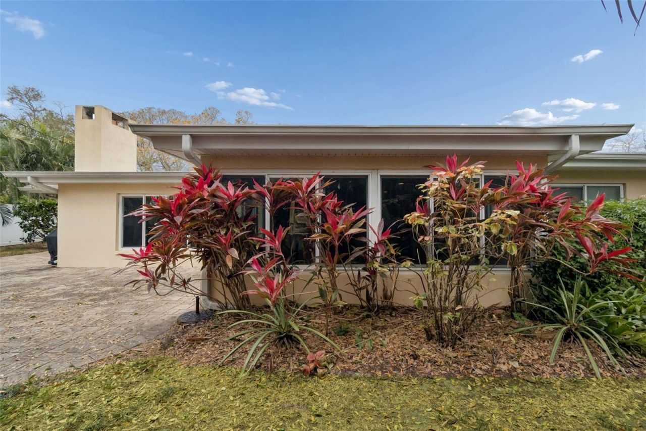 2268 Indian Avenue N, Belleair Bluffs, FL 33770 Photo